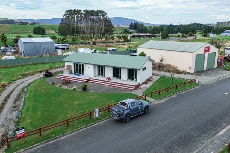 Photo of property in 5 Mcfeely Street, Tuatapere, 9620