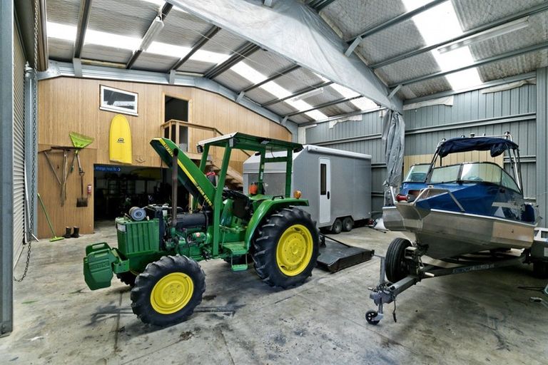 Photo of property in 563 Oaia Road, Muriwai, Waimauku, 0881