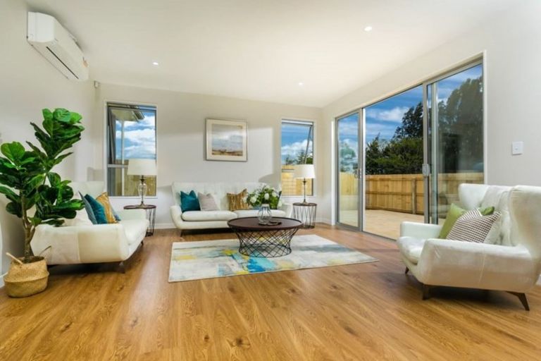 Photo of property in 17 Moemoea Avenue, Kumeu, 0810