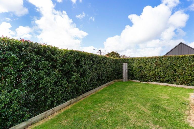 Photo of property in 15 Bellamont Street, Kumeu, 0810