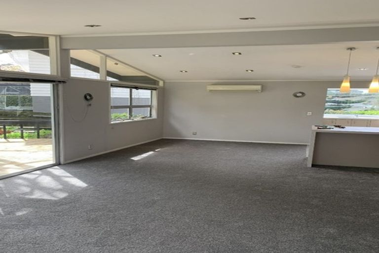 Photo of property in 1/33 Woodstock Road, Forrest Hill, Auckland, 0620