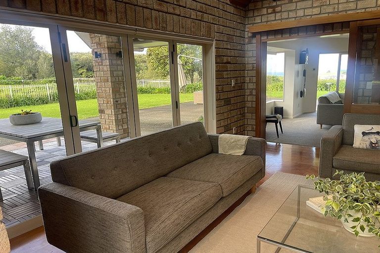 Photo of property in 124 Vaughans Road, Long Bay, Albany, 0792