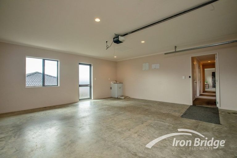 Photo of property in 11 Beaufort Close, Kingsley Heights, Upper Hutt, 5018