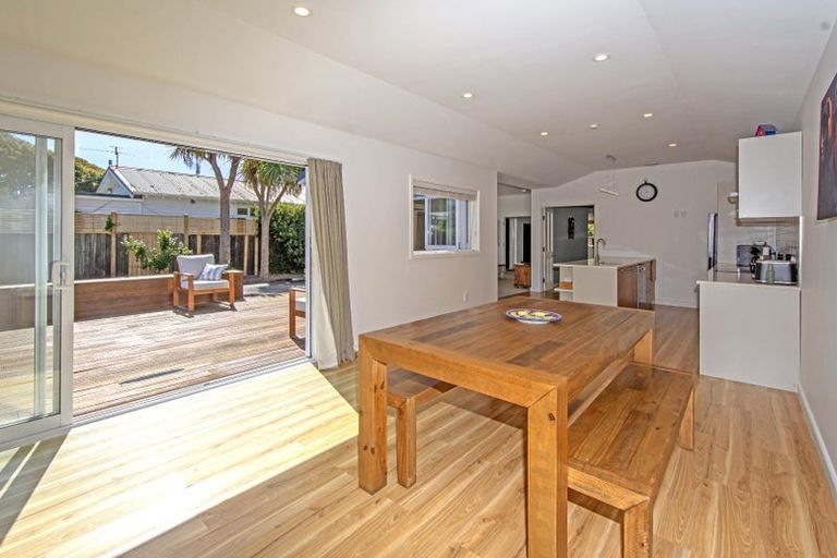 Photo of property in 47 Stapletons Road, Richmond, Christchurch, 8013