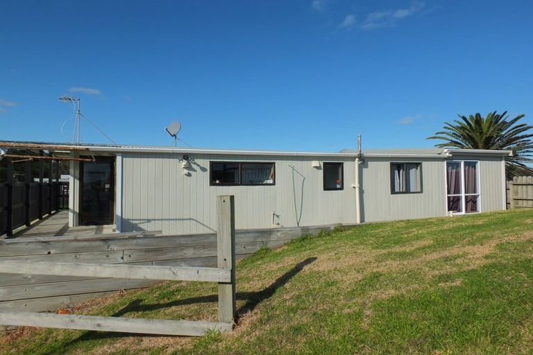 Photo of property in 12 Brown Terrace, Foxton Beach, Foxton, 4815