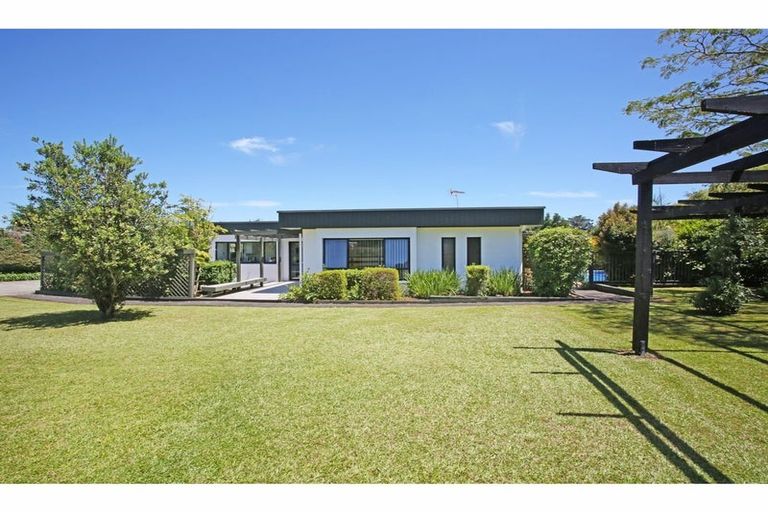 Photo of property in 41 Jack Paterson Road, Opaheke, Papakura, 2584