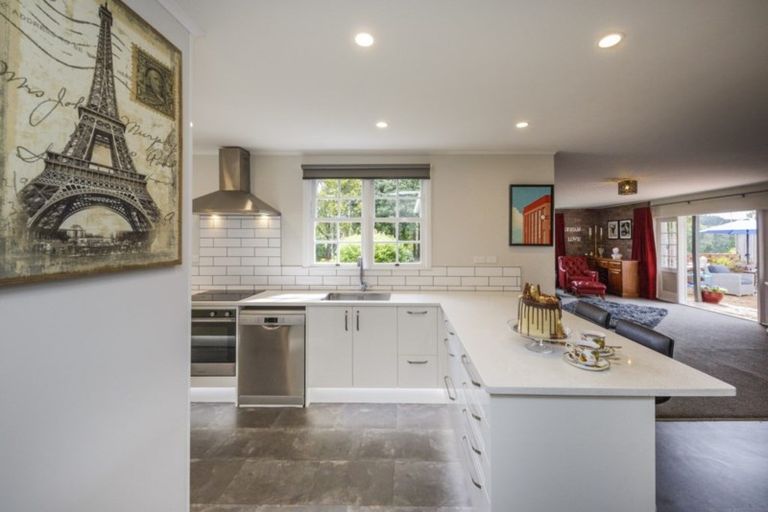 Photo of property in 273 Parewanui Road, Bulls, 4894