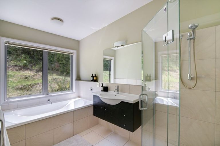 Photo of property in 11 Tall Tree Lane, Mount Creighton, Queenstown, 9371