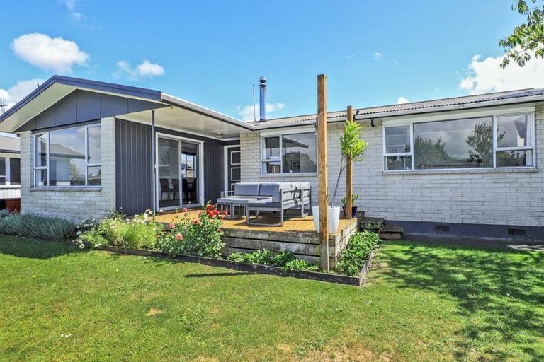 Photo of property in 2 Murdoch Place, Raureka, Hastings, 4120