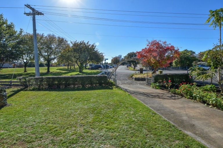 Photo of property in 9 Davy Street, Carterton, 5713