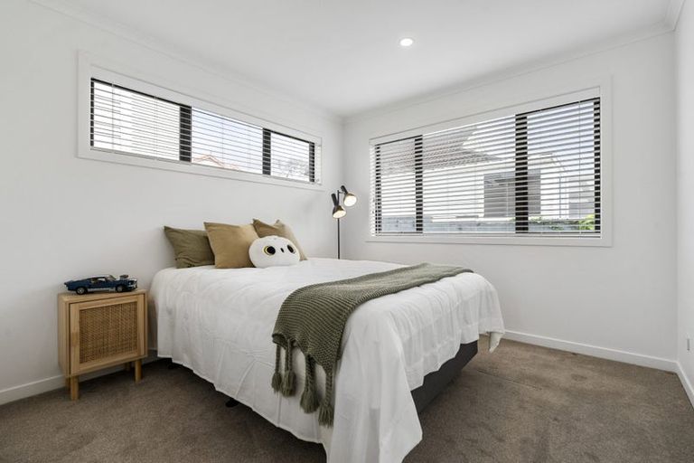 Photo of property in 562a Beach Road, Rothesay Bay, Auckland, 0630