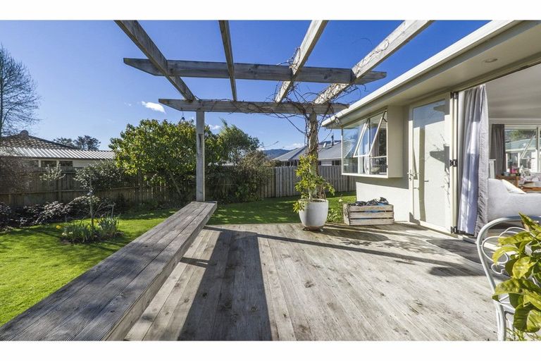 Photo of property in 18 Albizia Place, Richmond, 7020