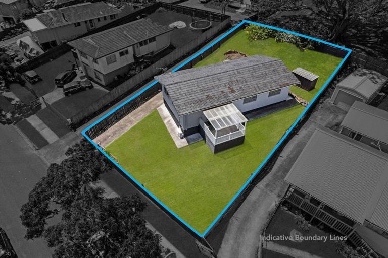 Photo of property in 20 Frobisher Way, Clendon Park, Auckland, 2103