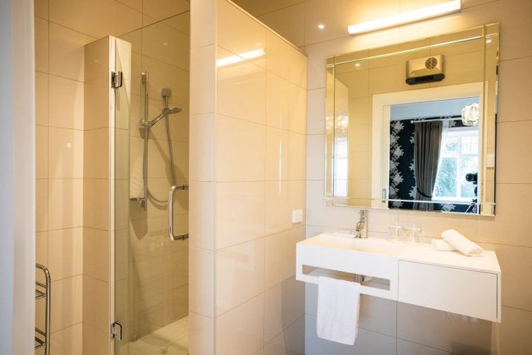 Photo of property in 141 Hackthorne Road, Cashmere, Christchurch, 8022