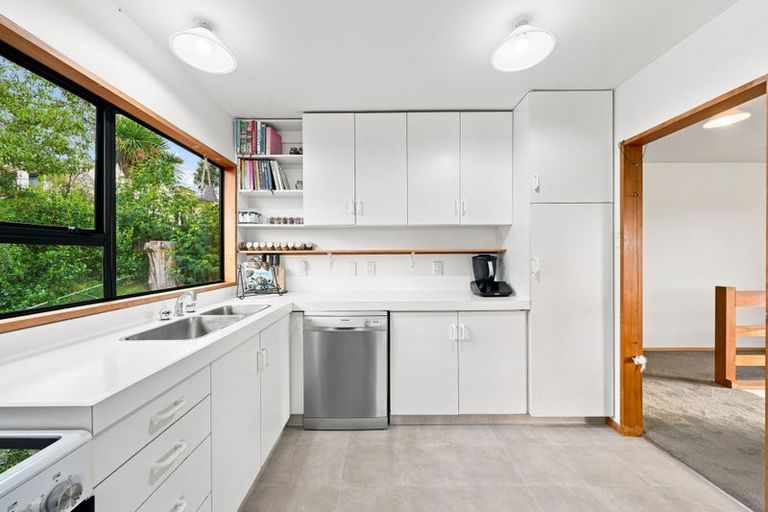 Photo of property in 433 Cashmere Road, Westmorland, Christchurch, 8025