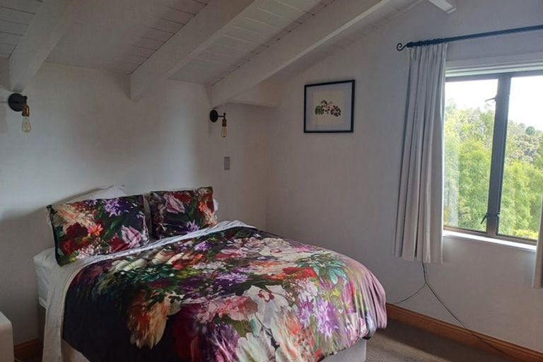 Photo of property in 1194 Scenic Drive North, Swanson, Auckland, 0816