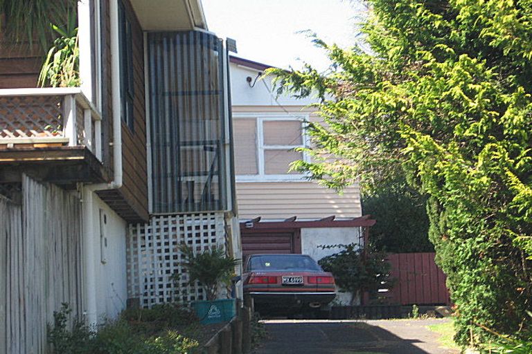 Photo of property in 2/39 Elliott Avenue, Bayview, Auckland, 0629