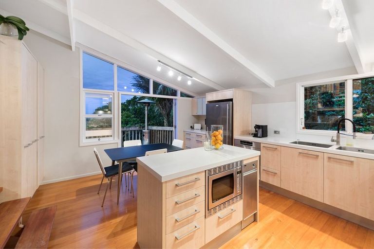 Photo of property in 67 Kohu Road, Titirangi, Auckland, 0604