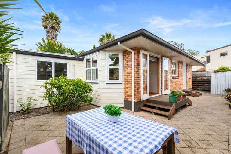 Photo of property in 529d Devonport Road, Tauranga South, Tauranga, 3112