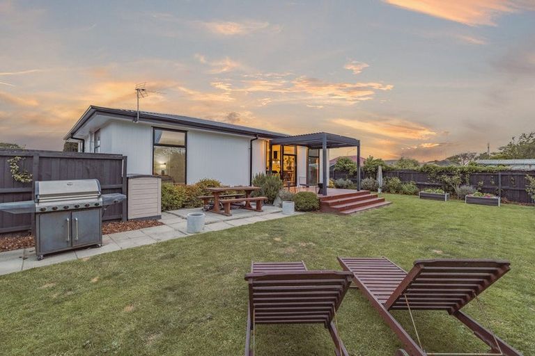 Photo of property in 299a Wainoni Road, Avondale, Christchurch, 8061