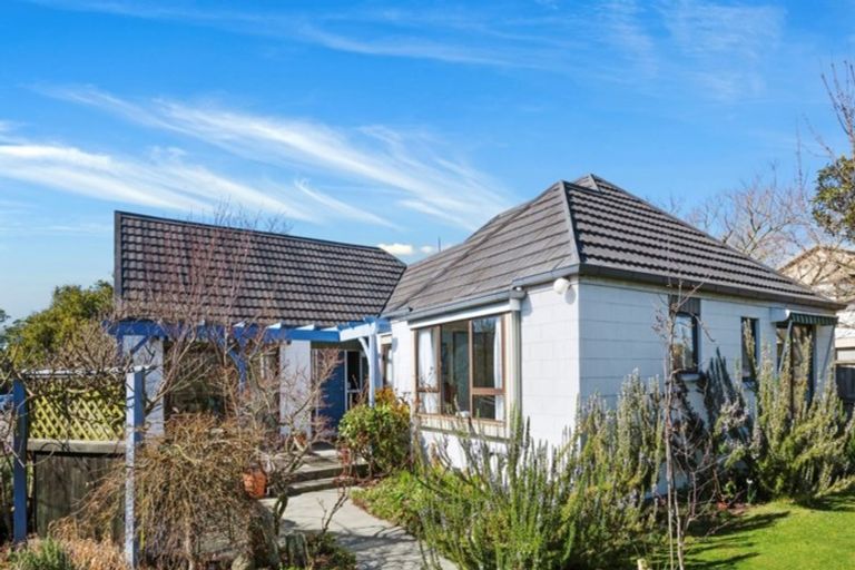 Photo of property in 23 Camrose Place, Ilam, Christchurch, 8041