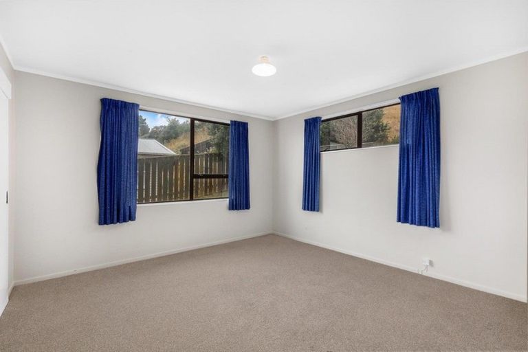 Photo of property in 21 Marne Grove, Waitangirua, Porirua, 5024