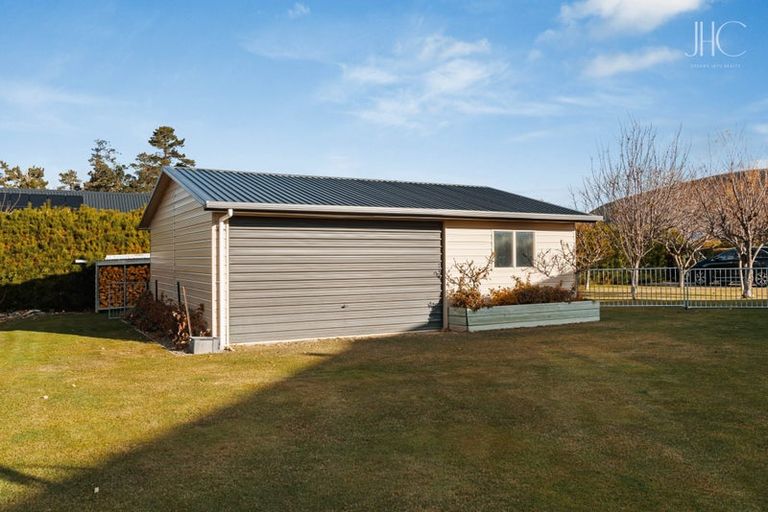 Photo of property in 18 Pisa Moorings Road, Mount Pisa, Cromwell, 9383