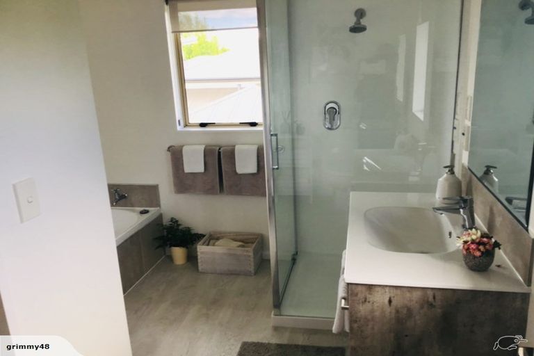 Photo of property in 17 Gillean Street, Havelock North, 4130