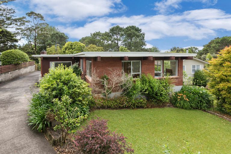 Photo of property in 48 Rehia Road, Massey, Auckland, 0614