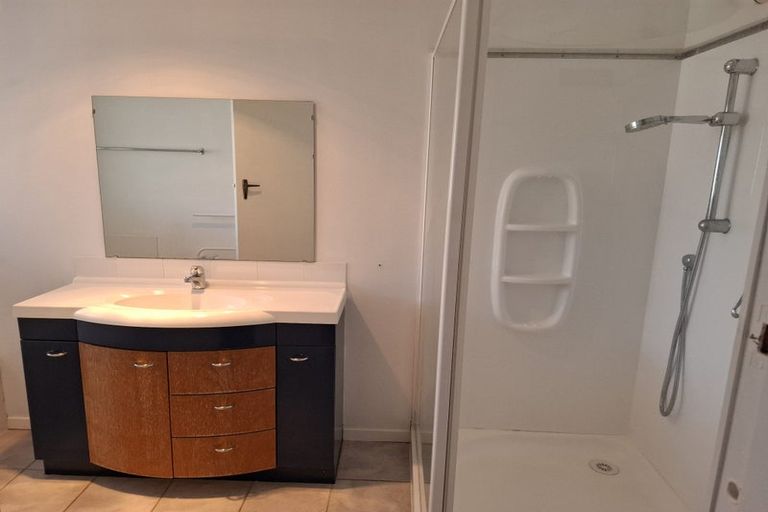 Photo of property in 34 Centreway Road, Orewa, 0931