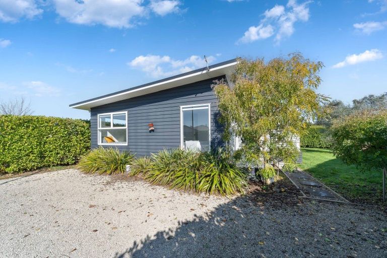 Photo of property in 32 Burgundy Drive, Martinborough, 5711