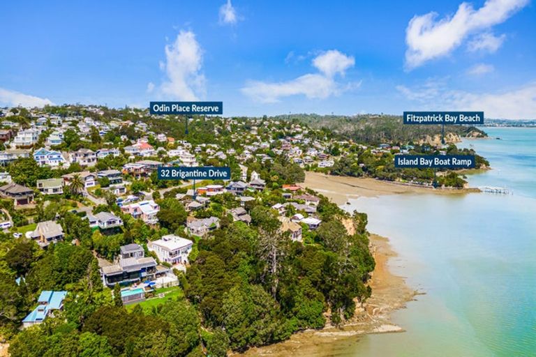 Photo of property in 32 Brigantine Drive, Beach Haven, Auckland, 0626