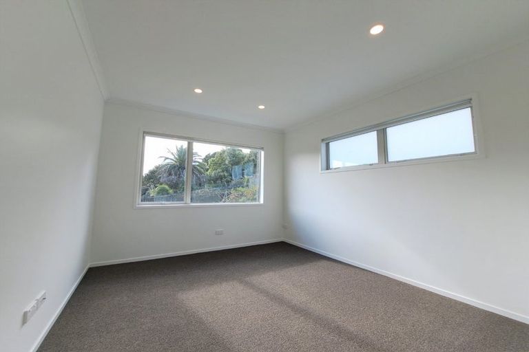 Photo of property in 37 Merriefield Avenue, Forrest Hill, Auckland, 0620