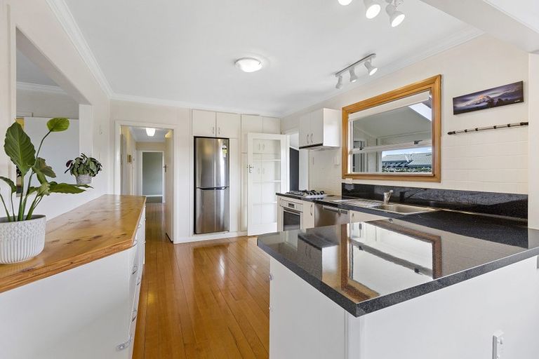 Photo of property in 182 Richmond Road, Lepperton, New Plymouth, 4373