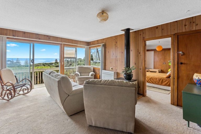 Photo of property in 25 Domain Crescent, Muriwai, Waimauku, 0881