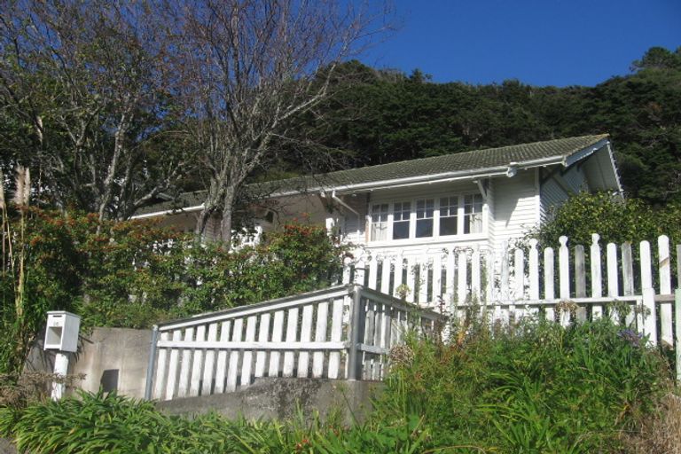 Photo of property in 16 Moana Road, Days Bay, Lower Hutt, 5013