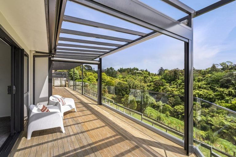 Photo of property in 205 Heta Road, Merrilands, New Plymouth, 4312