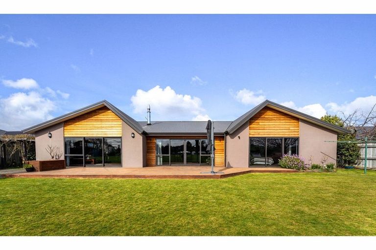 Photo of property in 18 Wanderers Avenue, Brightwater, 7022