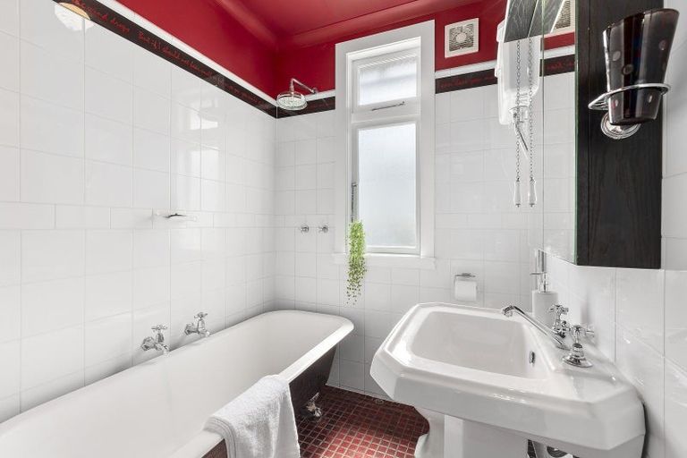 Photo of property in 42a Rhine Street, Island Bay, Wellington, 6023