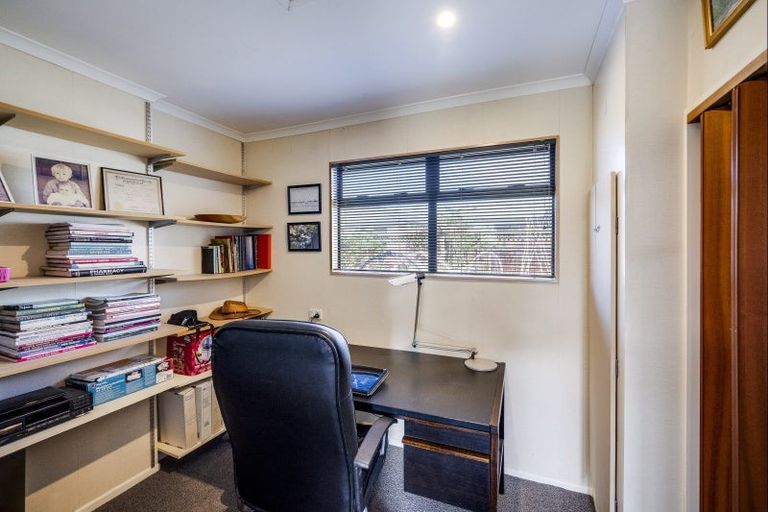 Photo of property in 104 Brookvale Road, Havelock North, 4130