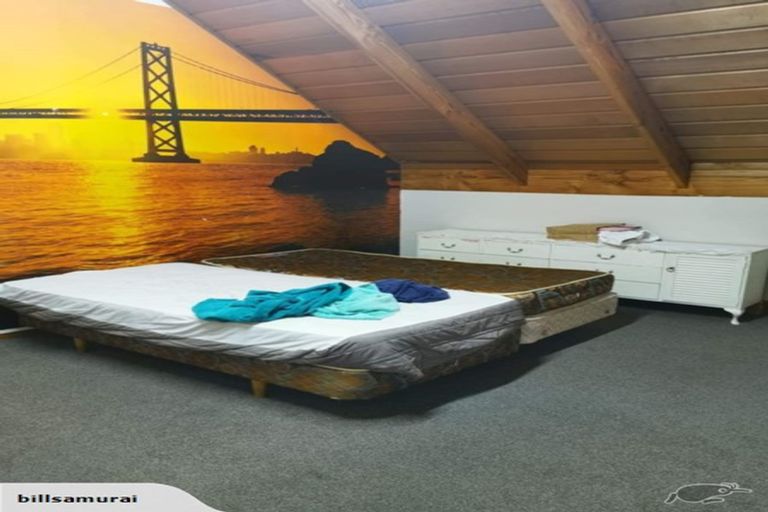 Photo of property in 1/50 Onewa Road, Northcote Point, Auckland, 0627