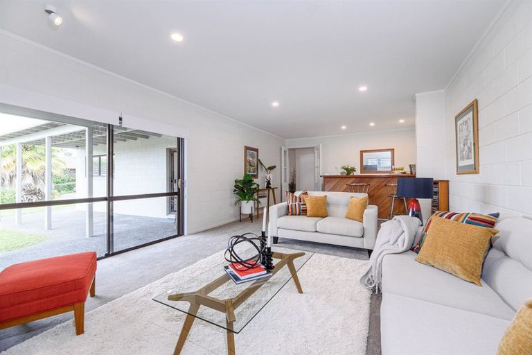 Photo of property in 8 Serrata Place, Browns Bay, Auckland, 0630