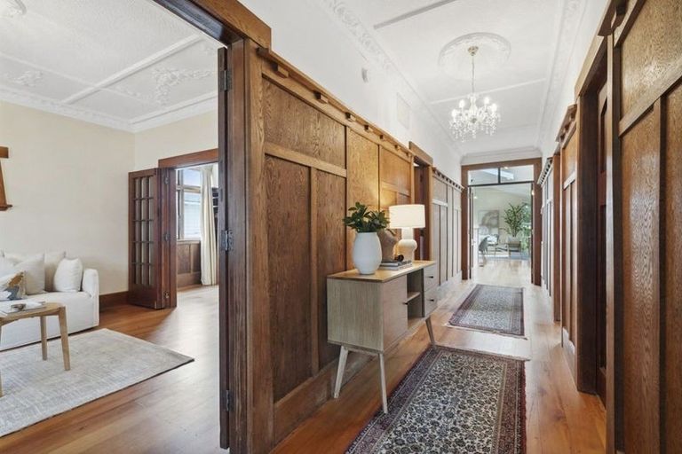 Photo of property in 22 Homewood Crescent, Karori, Wellington, 6012