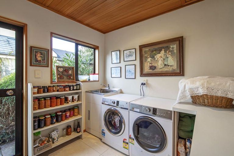 Photo of property in 2/82 Maidstone Road, Ilam, Christchurch, 8041