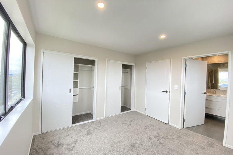 Photo of property in 17c Buscomb Avenue, Henderson, Auckland, 0610