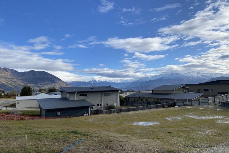 Photo of property in 9 Mcleod Avenue, Wanaka, 9305