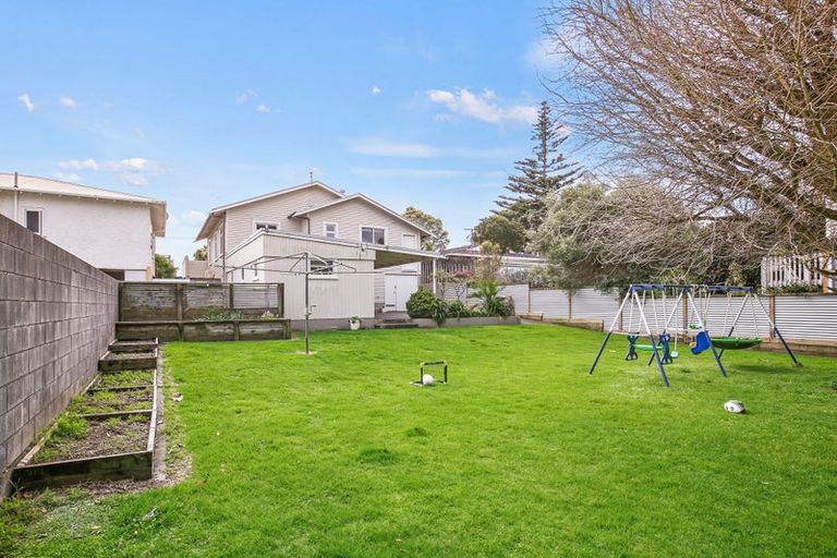 Photo of property in 14 Mclean Street, Strandon, New Plymouth, 4312