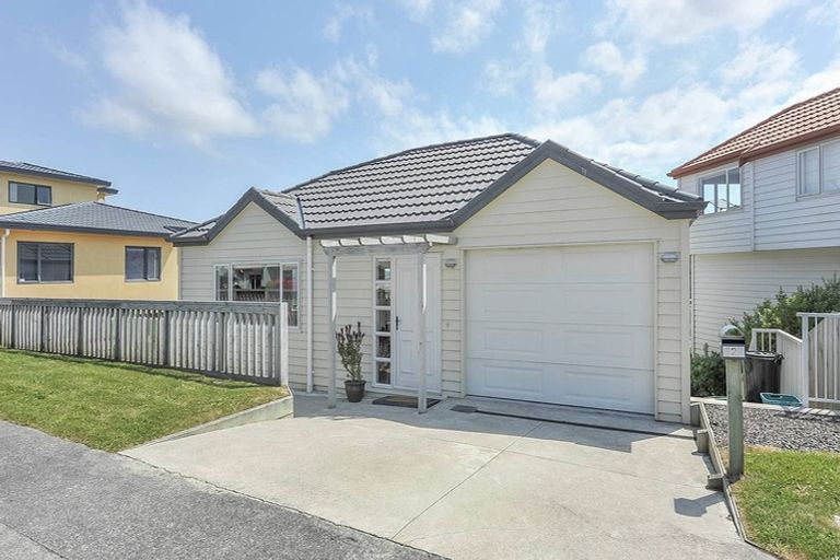 Photo of property in 42a Landsdowne Terrace, Karori, Wellington, 6012