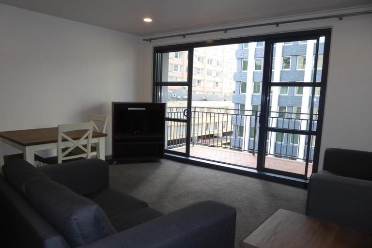 Photo of property in Atrium Towers, 6e/154 The Terrace, Wellington Central, Wellington, 6011