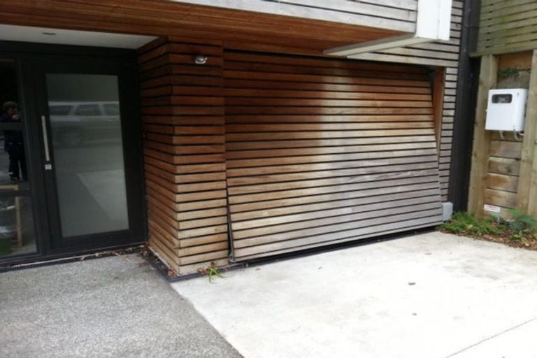 Photo of property in 121 Glenmore Street, Kelburn, Wellington, 6012